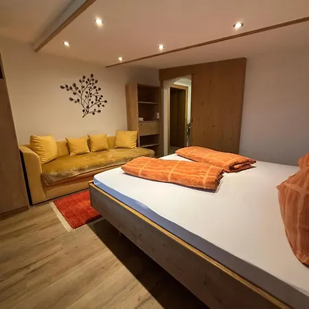 Apartment Haus Triumph *