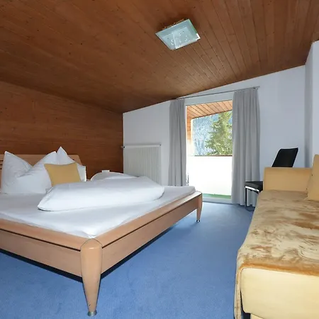 Haus Triumph *